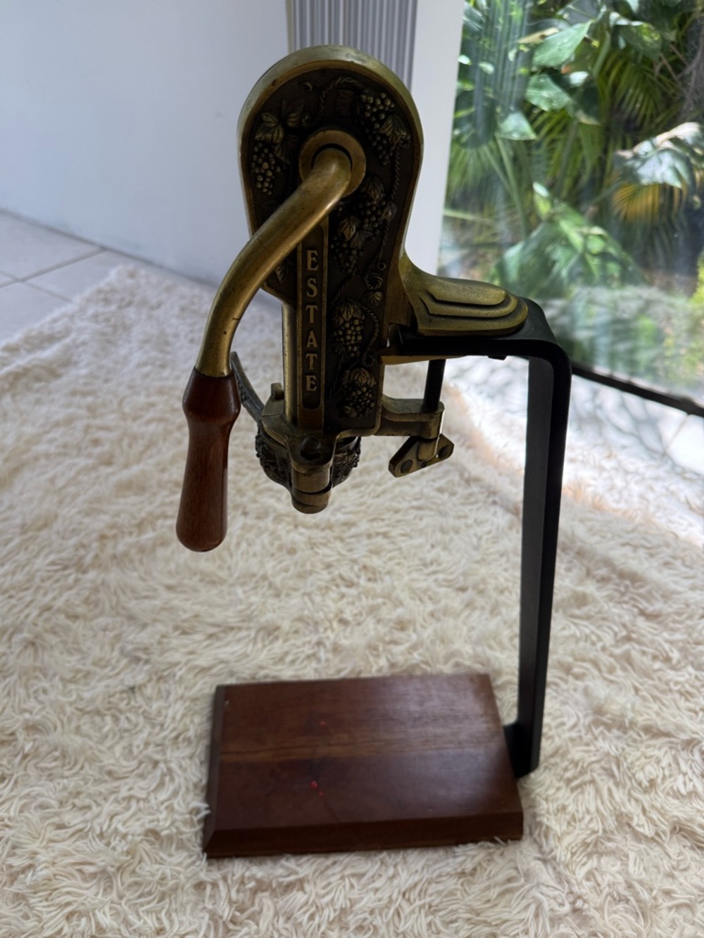 Vintage Estate Wine Corker Brass Bottle Cork Press Decorative Tool tabletop